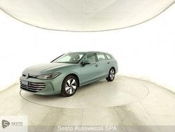 Verde Usata 2024 VW Passat Business Station wagon | 36.500 € (Super prezzo)