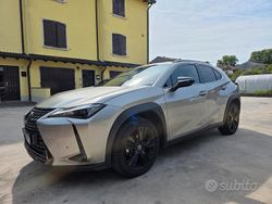 Usata 2022 Lexus UX 250h SUV | 25.900 € (Buon prezzo)
