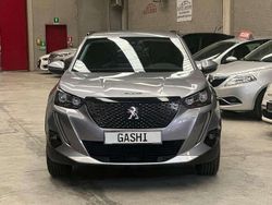 Grigio chiaro Usata 2020 Peugeot 2008 Allure SUV | 13.000 € (Buon prezzo)