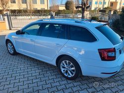Bianco Usata 2020 Skoda Octavia G-TEC Executive Station wagon | 13.900 € (Buon prezzo)