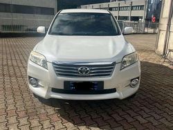 Usata 2010 Toyota RAV4 Luxury SUV | 8500 € (Buon prezzo)
