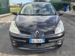 Nero Usata 2009 Renault Clio II Due volumi | 2150 € (Ottimo prezzo)