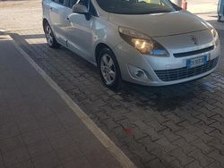Grigio Usata 2009 Renault Scénic III Monovolume | 2500 € (Buon prezzo)