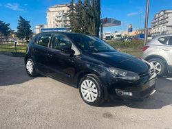 Nero Usata 2012 VW Polo Comfortline Tre volumi | 5500 € (Buon prezzo)