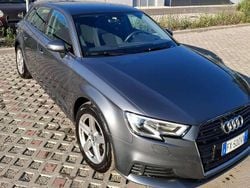Grigio Usata 2019 Audi A3 Sportback g-tron Ambiente Due volumi | 16.900 € (Buon prezzo)