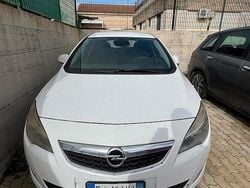 Bianco Usata 2011 Opel Astra Cosmo Tre volumi | 2700 € (Super prezzo)