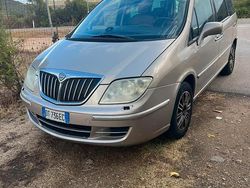 Usata 2009 Lancia Phedra Monovolume | 900 € (Buon prezzo)