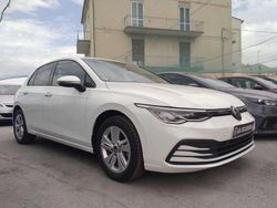 Bianco Usata 2022 VW Golf VIII Style Tre volumi | 19.999 € (Buon prezzo)