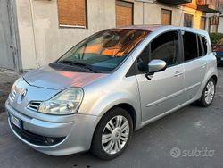 Usata 2009 Renault Modus Monovolume | 3999 € (Molto cara)
