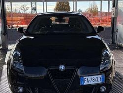 Usata 2015 Alfa Romeo Giulietta Exclusive Tre volumi | 5800 € (Buon prezzo)