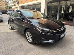 Nero Usata 2016 Opel Astra Tre volumi | 7950 € (Ottimo prezzo)
