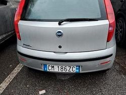 Grigio Usata 2004 Fiat Punto Due volumi | 2700 € (Cara)