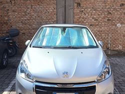 Grigio Usata 2017 Peugeot 208 Due volumi | 9000 € (Buon prezzo)