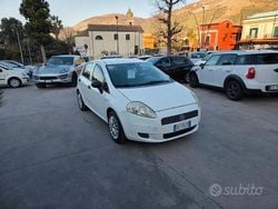 Bianco Usata 2009 Fiat Grande Punto Due volumi | 2300 € (Buon prezzo)