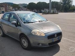 Usata 2007 Fiat Grande Punto Due volumi | 1000 € (Buon prezzo)