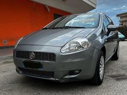 Grigio Usata 2008 Fiat Grande Punto Due volumi | 2300 € (Buon prezzo)