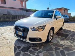 Bianco Usata 2011 Audi A1 Ambition Due volumi | 6300 € (Buon prezzo)