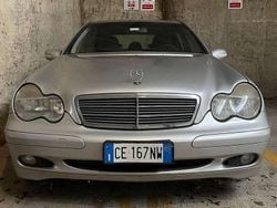Grigio Usata 2003 Mercedes C200 Elegance Tre volumi | 2250 € (Buon prezzo)