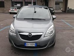 Grigio Usata 2010 Opel Meriva Monovolume | 4250 € (Buon prezzo)