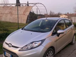 Usata 2010 Ford Fiesta Titanium Due volumi | 5500 € (Buon prezzo)