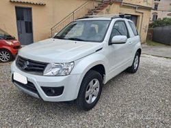 Bianco Usata 2015 Suzuki Grand Vitara SUV | 13.300 € (Cara)