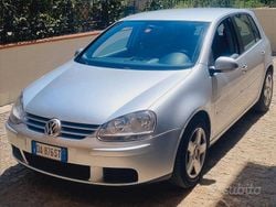 Grigio Usata 2006 VW Golf V Tre volumi | 2900 € (Buon prezzo)