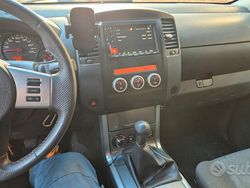 Grigio Usata 2011 Nissan Navara Pick-up | 13.000 € (Buon prezzo)