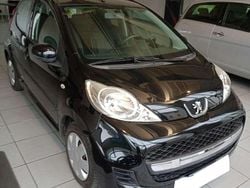Nero Usata 2011 Peugeot 107 Access Due volumi | 3850 € (Buon prezzo)