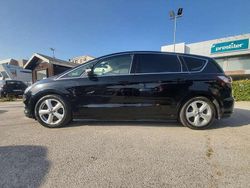Nero Usata 2016 Ford S-MAX Business Edition Monovolume | 17.500 € (Molto cara)