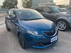 Azzurro met Usata 2022 Lancia Ypsilon Gold Due volumi | 10.500 € (Buon prezzo)