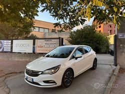 Bianco Usata 2017 Opel Astra Tre volumi | 8980 € (Buon prezzo)