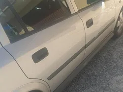Usata 2002 Opel Astra Tre volumi | 2500 €