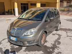 Marrone Usata 2009 Lancia Musa Monovolume | 5000 €