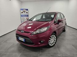 Viola Usata 2008 Ford Fiesta Titanium Tre volumi | 4390 € (Buon prezzo)