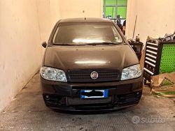 Nero Usata 2004 Fiat Punto Due volumi | 2500 €