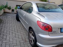 Grigio Usata 2005 Peugeot 206 Cabrio | 1700 € (Molto cara)