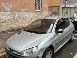 Grigio Usata 2005 Peugeot 206 Tre volumi | 1190 € (Ottimo prezzo)