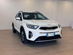 Bianco Usata 2022 Kia Stonic Style SUV | 16.500 € (Buon prezzo)