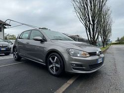 Grigio Usata 2014 VW Golf VII Highline Tre volumi | 10.900 € (Buon prezzo)
