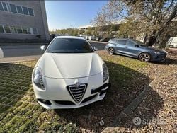 Bianco Usata 2011 Alfa Romeo Giulietta Due volumi | 3000 € (Super prezzo)