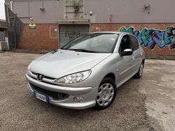 Grigio Usata 2007 Peugeot 206 Tre volumi | 1199 € (Super prezzo)