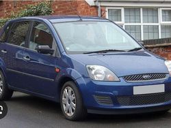 Usata 2005 Ford Fiesta Ambiente Tre volumi | 1500 € (Buon prezzo)