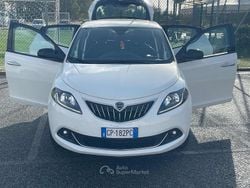 Bianco Usata 2023 Lancia Ypsilon Gold Due volumi | 12.950 € (Buon prezzo)