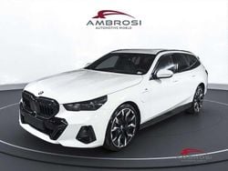 Alpin white pastello Usata 2024 BMW 530e M Sport Station wagon | 74.600 €