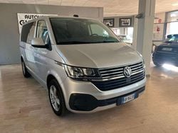 Argento Usata 2022 VW Caravelle Comfortline Monovolume | 40.999 € (Molto cara)