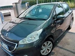 Grigio Usata 2014 Peugeot 208 Due volumi | 4699 € (Ottimo prezzo)