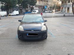 Nero Usata 2008 Ford Fiesta Due volumi | 600 € (Super prezzo)