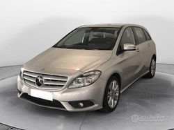 Grigio Usata 2014 Mercedes B180 Executive Monovolume | 11.900 € (Buon prezzo)