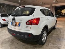 Bianco Usata 2009 Nissan Qashqai Acenta SUV | 2600 € (Ottimo prezzo)