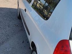 Bianco Usata 2005 Renault Clio II Due volumi | 2500 € (Buon prezzo)